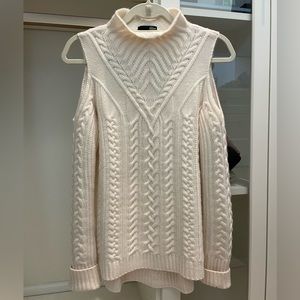 NWOT Aqua Cashmere Cable Knit Cold Shoulder Cashmere Sweater Size Small